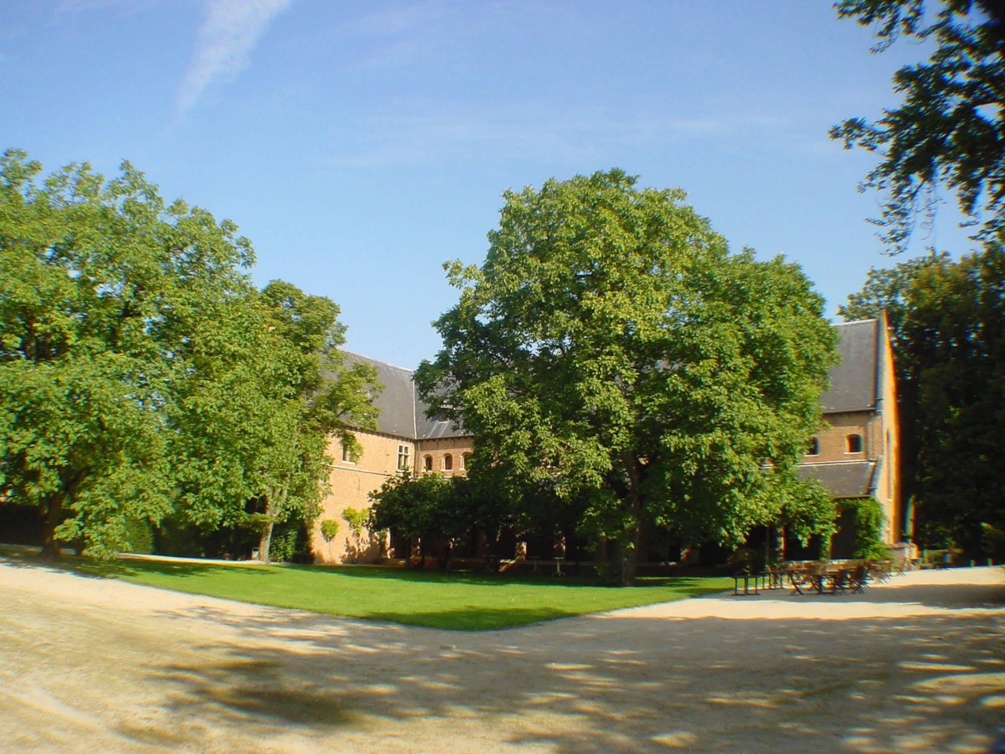 Готель Priorij Corsendonk Oud-Turnhout Екстер'єр фото